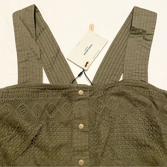 Vera Moda Lace Women’s Top Size Medium - Picture 2 of 16